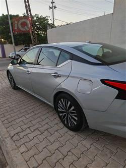 نيسان ألتيما